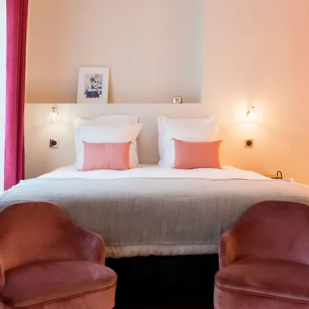 1er Etage Sopi-montmartre 3* Paris