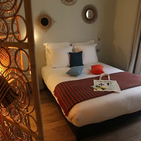 1er Etage Sopi-montmartre 3* Paris