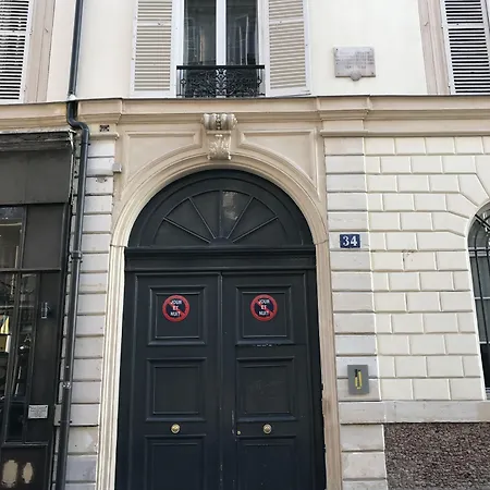 1er Etage Sopi-montmartre 3* Paris