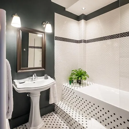 1er Etage Sopi-montmartre Hotel 3*